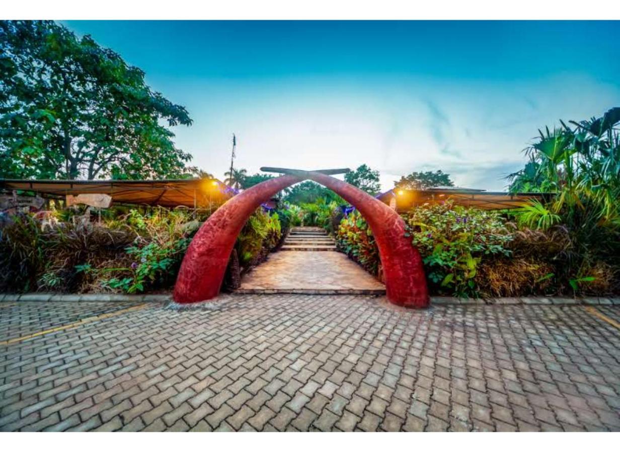 African Tribe Hotel Kampala Bagian luar foto