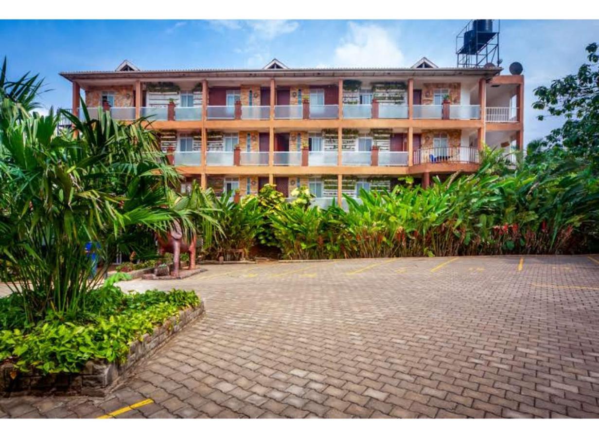 African Tribe Hotel Kampala Bagian luar foto