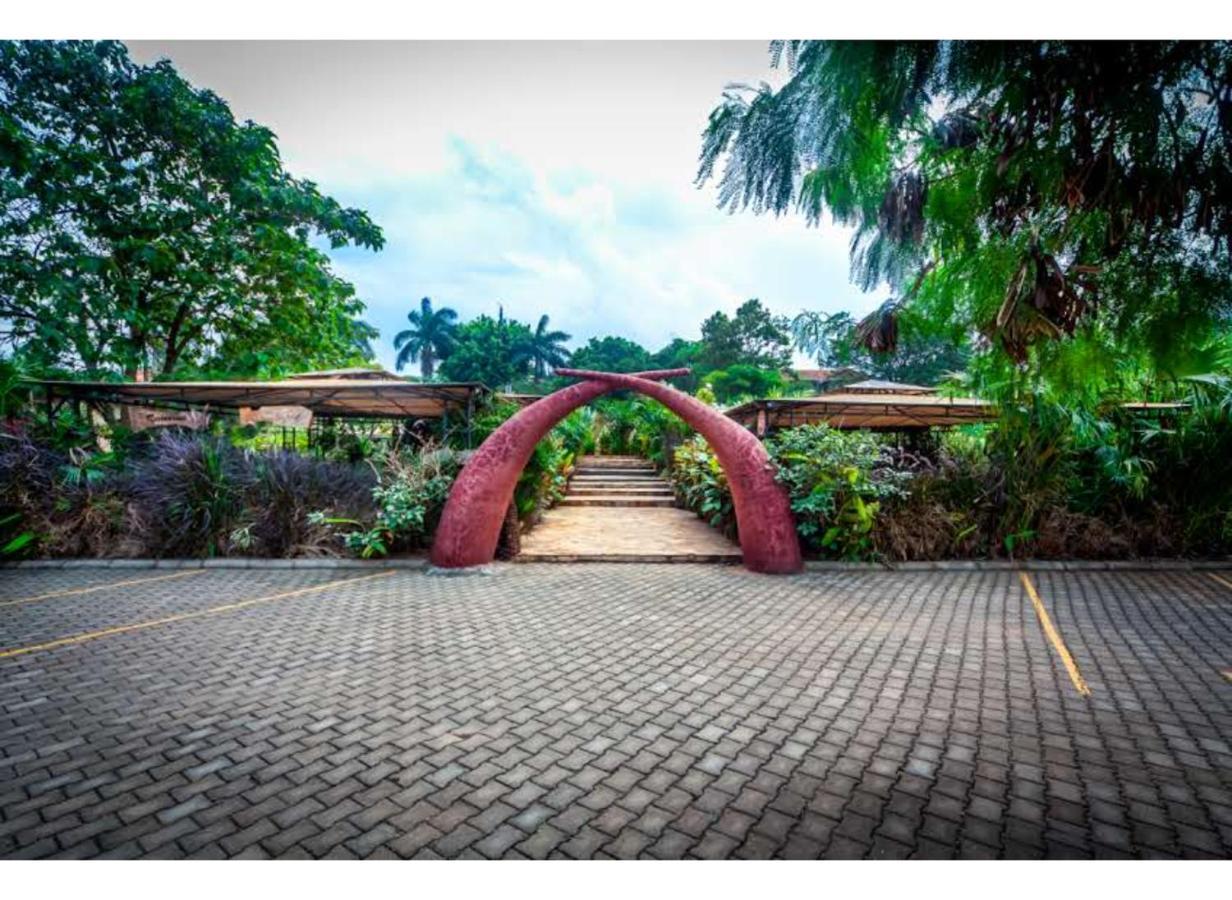 African Tribe Hotel Kampala Bagian luar foto