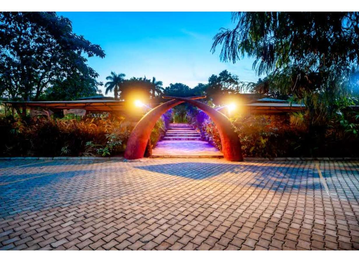 African Tribe Hotel Kampala Bagian luar foto