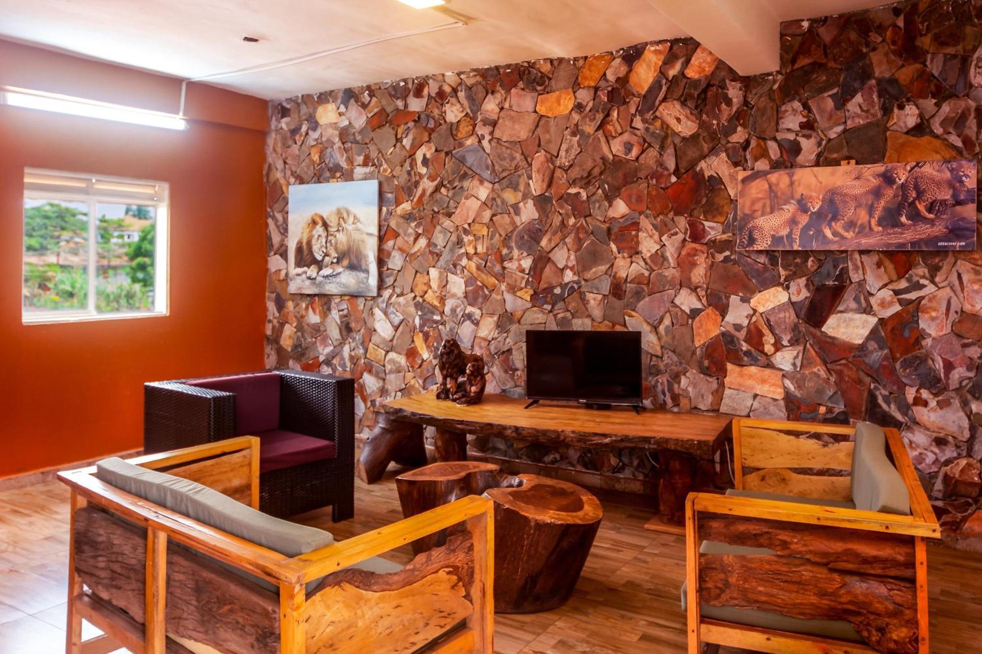 African Tribe Hotel Kampala Bagian luar foto