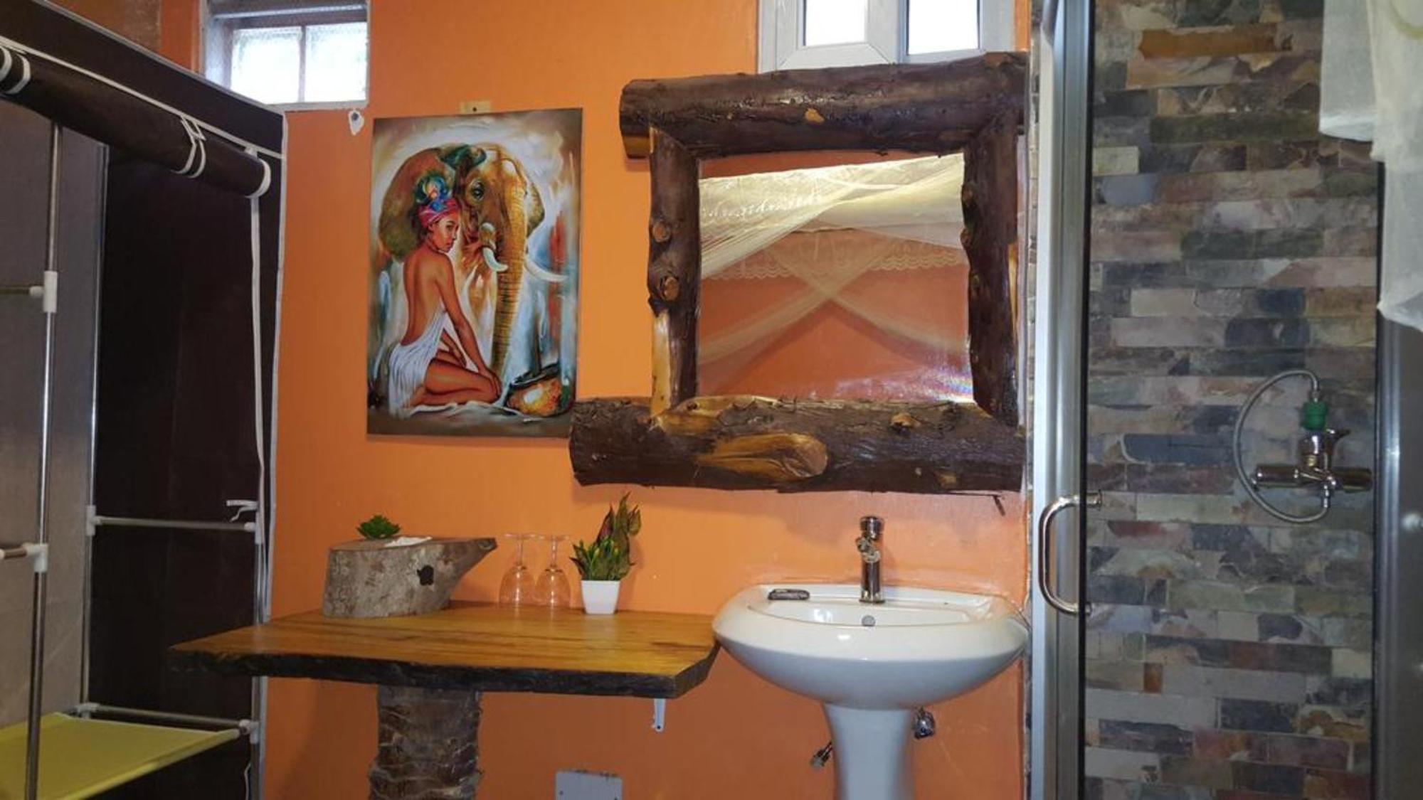 African Tribe Hotel Kampala Bagian luar foto